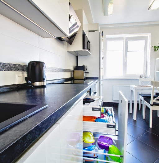 Белый кухонный гарнитур-Кухня из пластика «Модель 169»-фото4